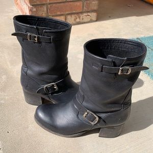 Frye Vera Short Black Washed Oil Vintage sz 9